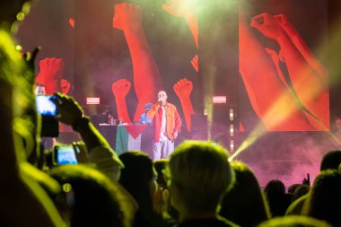 Roma, İtalya - 31 Mayıs 2025: Sud Sound System grubu Parco degli Acquedotti 'de düzenlenen ücretsiz müzik etkinliği sırasında sahne aldı.