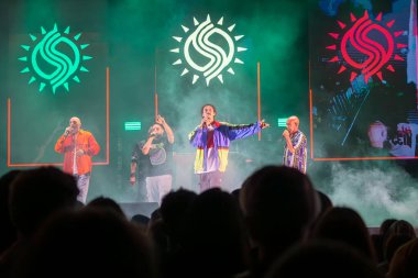 Roma, İtalya - 31 Mayıs 2025: Sud Sound System grubu Parco degli Acquedotti 'de düzenlenen ücretsiz müzik etkinliği sırasında sahne aldı.