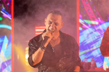 Roma, İtalya - 31 Mayıs 2025: Sud Sound System grubu Parco degli Acquedotti 'de düzenlenen ücretsiz müzik etkinliği sırasında sahne aldı.