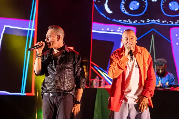 Roma, İtalya - 31 Mayıs 2025: Sud Sound System grubu Parco degli Acquedotti 'de düzenlenen ücretsiz müzik etkinliği sırasında sahne aldı.