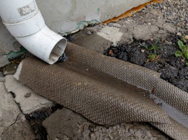 Livne borusu ve oluğu hangi su akar.