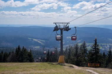 Ochsenkopf 'taki asansör, Fichtelgebirge. Yüksek kalite fotoğraf