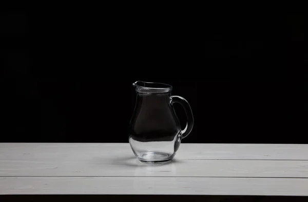Wasserkrug Aus Glas Auf Dem Tisch Vorhanden Platz Für Text — Stockfoto