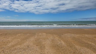 İsrail 'in kuzeyindeki Baltık Denizi plajı.