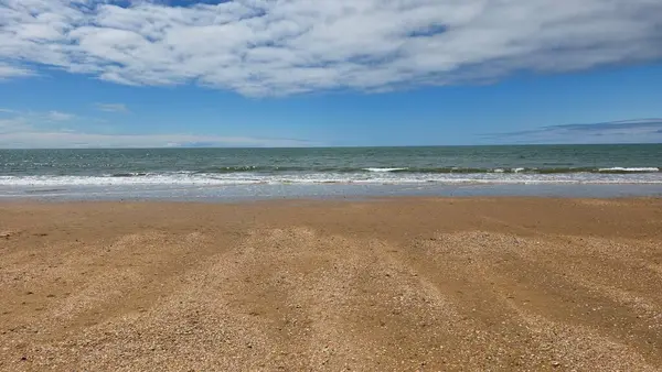 İsrail 'in kuzeyindeki Baltık Denizi plajı.