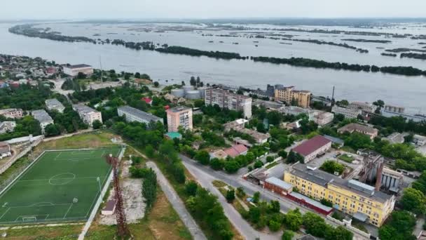 Kakhovka Barajının Patlamasının Ardından Kherson Şehrinin Sular Altında Kalan Caddeleri — Stok video