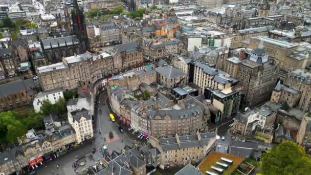 Historische Burg Steht Auf Dem Burgfelsen Der Altstadt Von Edinburgh — Stockvideo