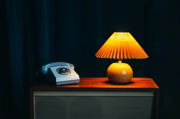 Apartamento Design Vintage Lâmpada Telefone Antigo — Fotografia de Stock
