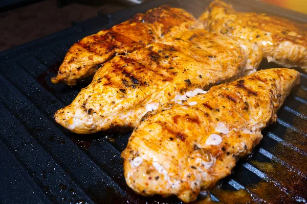 Delicious Juicy Chicken Steak Seasoned Herbs Spices Fried Grill Barbecue — Foto Stock