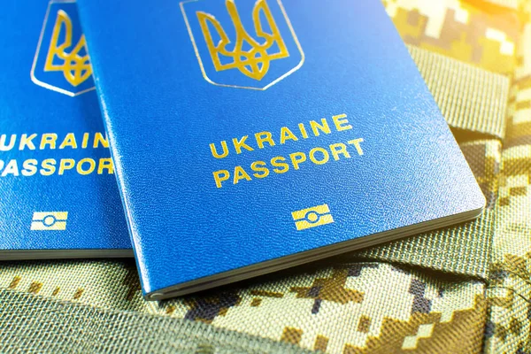 Pasaporte Biométrico Ucraniano Mochila Militar Soldados Ucranianos Concepto Del Ejército — Foto de Stock