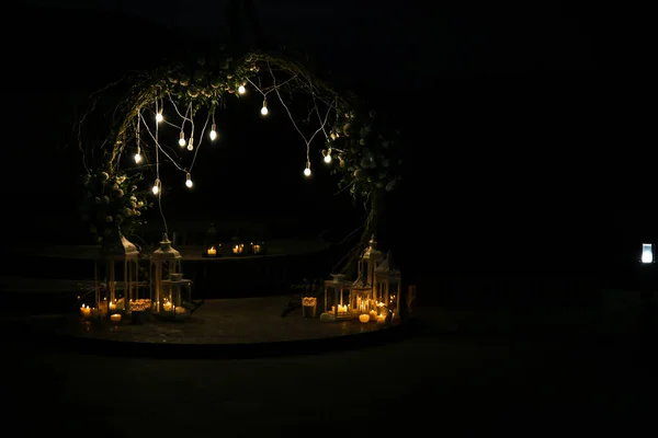 Arco Flores Blancas Ceremonia Boda Decoración Exterior Estilo Rústico Romántico — Foto de Stock