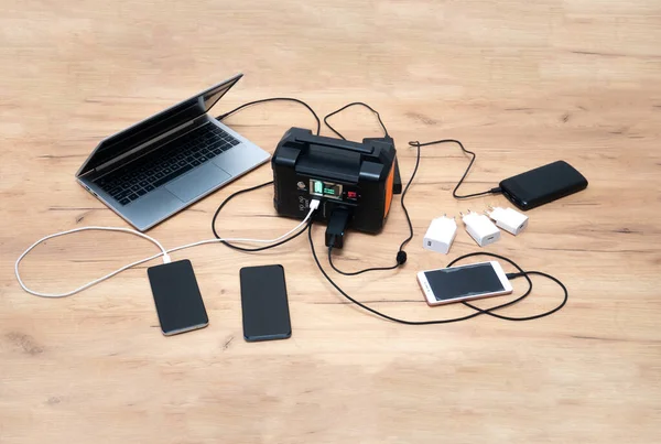 Lithium Portable Power Station Charging Laptop Smartphone — Stock Photo, Image
