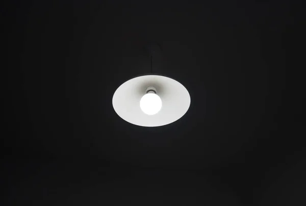 Czarna Minimalistyczna Lampa Nowoczesnej Kawiarni Poddaszu Lub Domu Fajny Pomysł — Zdjęcie stockowe
