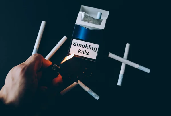 Kouření Zabíjí Znamení Krabičce Cigaret Nebezpečný Zvyk Škodlivý Pro Zdraví — Stock fotografie