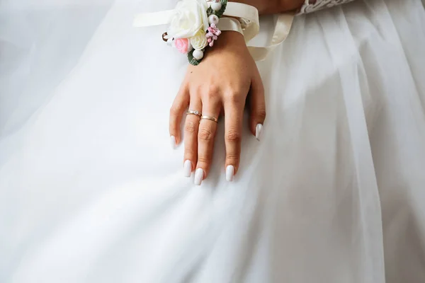 Bride Holding Hands Knees Beautiful White Manicure Engagement Rings Fingers — Stock Photo, Image