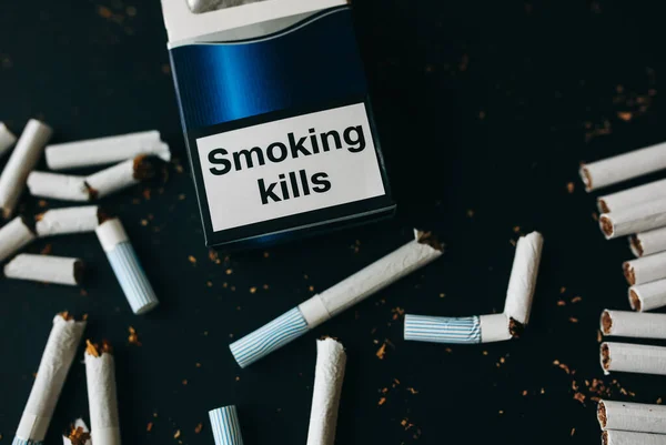 Cigarrillos Rotos Hábito Peligroso Nocivo Para Salud Fumar Mata — Foto de Stock
