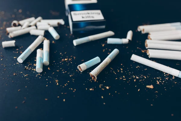 Rozbité Cigarety Nebezpečný Zvyk Škodlivý Pro Zdraví Kouření Zabíjí — Stock fotografie