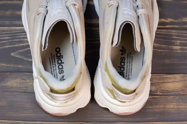 Adidas yeezy imitacion universal hotsell