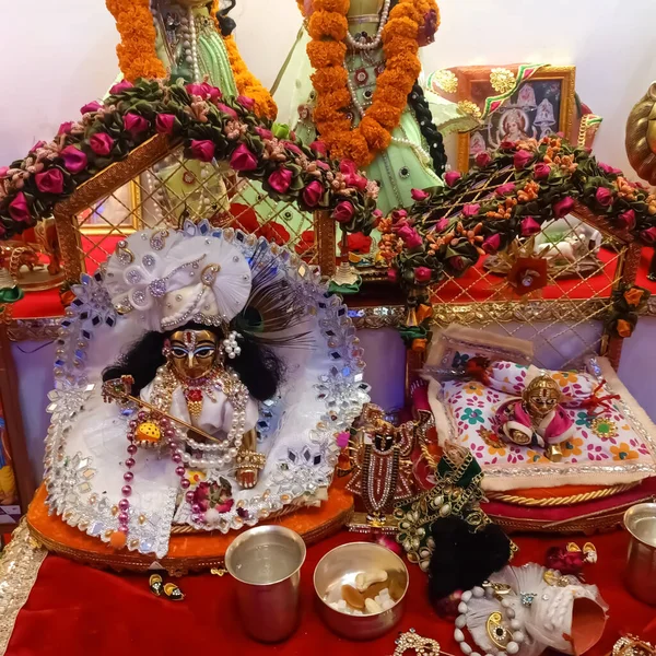 Bellissimo Tempio Lord Krishna Radhe Nella Famiglia Indiana — Foto Stock