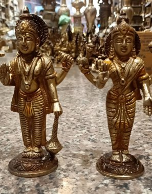 Sri vishnu ile Sri Laxmi heykeli pirinç metalde 