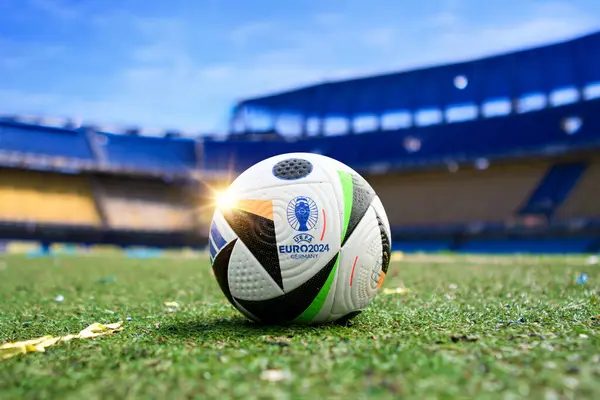 Karachi, Pakistan. 27 Kasım. UEFA Avrupa Kupası 2024 Futbol topu izole arka plan. 3d resimleme.