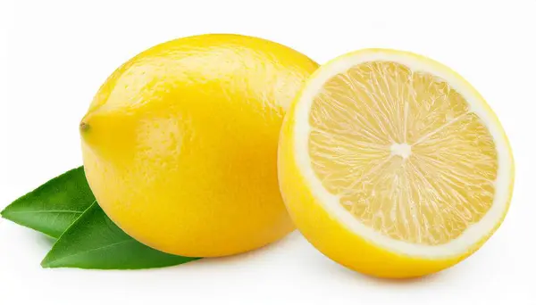 Tamamıyla taze, sarı limonlar ve yapraklar kesme yolu ile beyaz arka planda izole edilir..