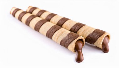 Çikolatalı gofret, beyaz arka planda izole edilmiş çikolatalı waffle çubukları.
