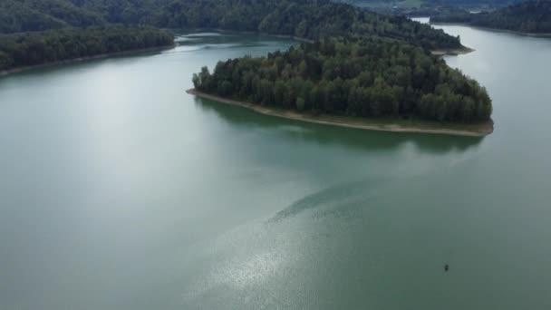 Sonbaharda Gün Batımında Polonya Nın Büyük Barajı Olan Solina Gölü — Stok video