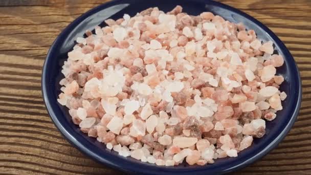 Heap Himalayan Pink Salt Plate — Stock video