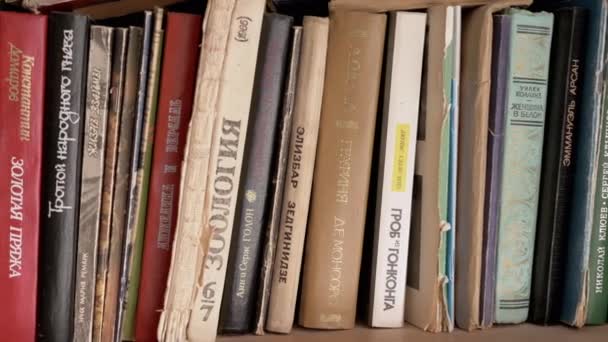 Ukraine Kamenskoe November 2022 Collection Old Vintage Books Stands Row — Stock Video