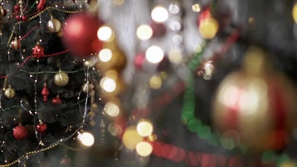 Reflexão Espelho Luzes Cintilantes Fundo Árvore Natal Desfocado Árvore Natal — Vídeo de Stock