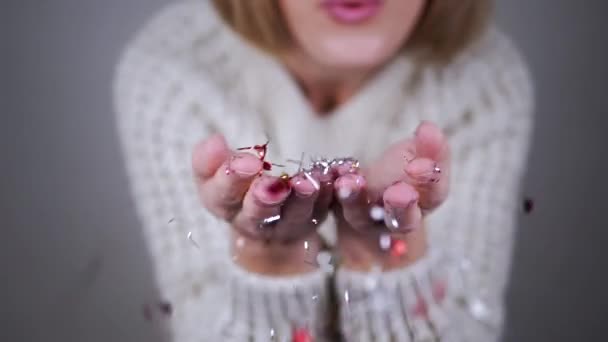 Happy Woman Bloking Shiny Colorful Confetti Hands Black Foundation Крупный — стоковое видео