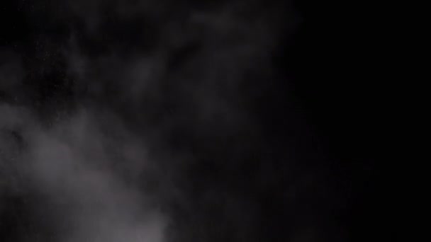 Взрыв Смешанных Частиц Дыма Водяного Пара Изолирован Черном Фоне Ледяное — стоковое видео