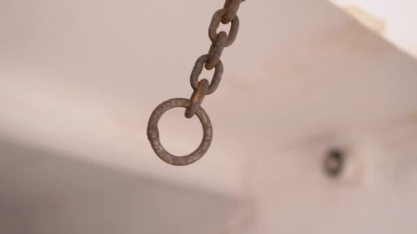 Motion Rusty Iron Chain Suspended Ceiling Torture Room Old Chain — Stock Video