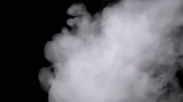 Explosión Una Nube Hielo Blanca Humo Movimiento Borroso Sobre Fondo — Vídeos de Stock