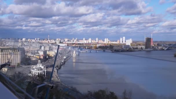Panoramautsikt Över Kiev Floden Dnepr Sovplatser Podolskybron Utsikt Från Glasbron — Stockvideo