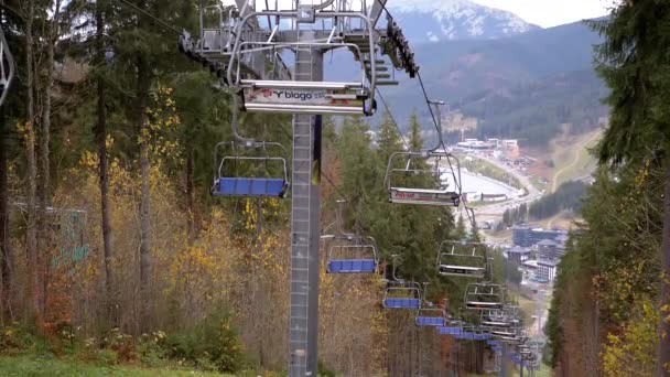 Polyanytsya Ucrânia Novembro 2023 Empty Ski Lifts Move Backdrop Carpathian — Vídeo de Stock