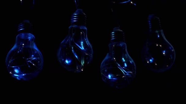 Багато Висячі Лінзи Світяться Вінтажні Лампочки Едісона Чорному Тлі Черзі — стокове відео