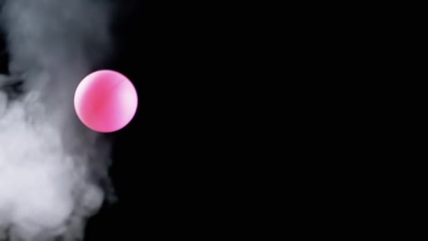 Botsing Van Een Draaiende Roze Bol Rook Een Luchtstroom Een — Stockvideo
