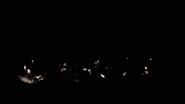 배경에 플리커링 빛나는 빈티지 에디슨 전구를 따뜻한 크리스마스 빈티지 복고풍 — 비디오