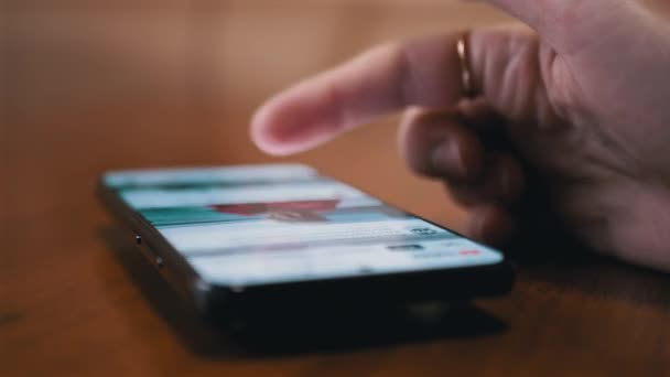 Ukraine Kamenskoye Aralık 2023 Bulanık Arkaplan Akıllı Telefon Mobil Uygulamayı — Stok video