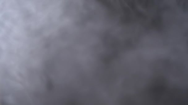 Розмиті Рухи Сірі Хмари Густого Диму Пари Туману Заповнюють Простір — стокове відео