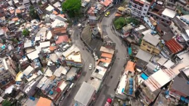 Latin Amerika 'nın en büyük gecekondu mahallesi olan favela da Rocinha' nın hava görüntüleri. Rio de Janeiro, Brezilya 'da yer almaktadır