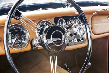 Klasik Araba Direksiyon ve Direksiyon 