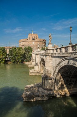 Roma, İtalya 'daki Sant' angelo Kalesi manzarası.