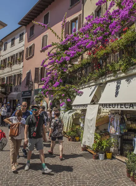 LIMON SUL GARDA (İtalyanca: 
