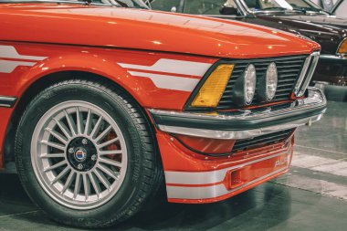BMW 3 Serisi, Alman otomobil üreticisi BMW tarafından Mayıs 1975 'ten beri üretilen kompakt yönetici otomobiller serisidir..