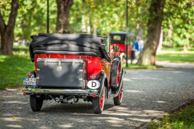 Opel 4 PS, yaygın olarak Laubfrosch olarak bilinen, otomobil üreticisi Opel tarafından 1924 'ün başlarında tanıtılan iki koltuklu küçük bir otomobildir..