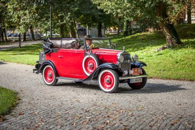 Opel 4 PS, yaygın olarak Laubfrosch olarak bilinen, otomobil üreticisi Opel tarafından 1924 'ün başlarında tanıtılan iki koltuklu küçük bir otomobildir..