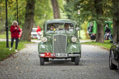 Opel 2 Liter (Opel 6 olarak da bilinir), Opel tarafından üretilen bir otomobil modelidir..